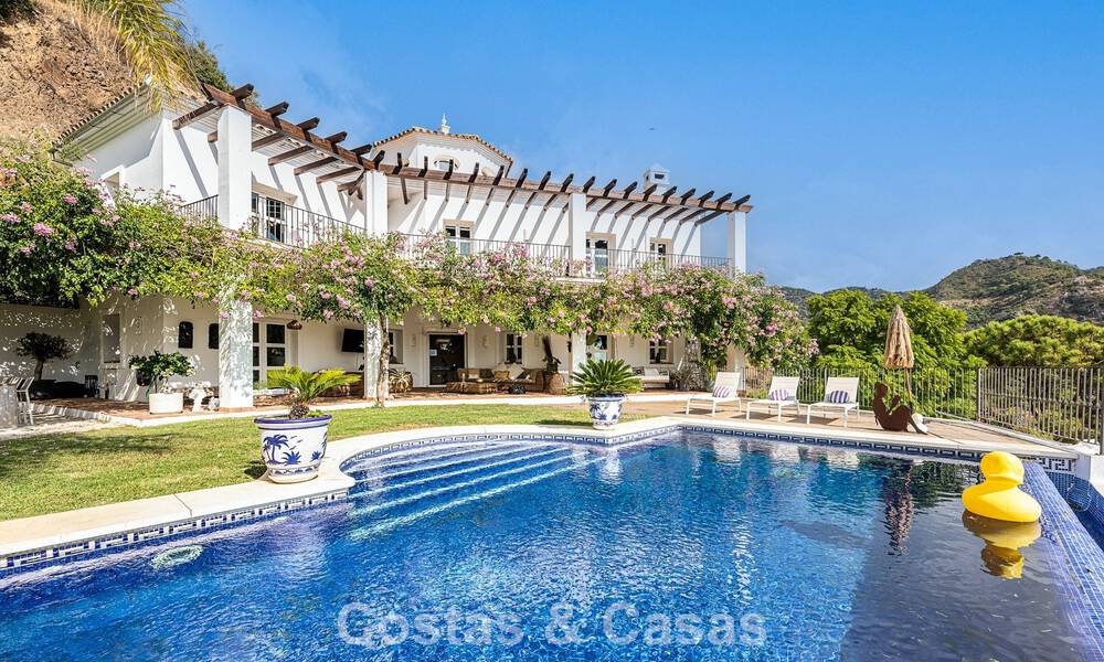 Villa de lujo mediterránea con vistas panorámicas en venta, ubicada en las verdes colinas de Marbella - Benahavís 789928
