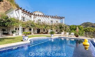 Villa de lujo mediterránea con vistas panorámicas en venta, ubicada en las verdes colinas de Marbella - Benahavís 789928 