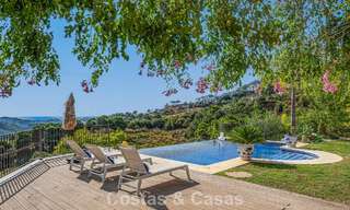 Villa de lujo mediterránea con vistas panorámicas en venta, ubicada en las verdes colinas de Marbella - Benahavís 789929 