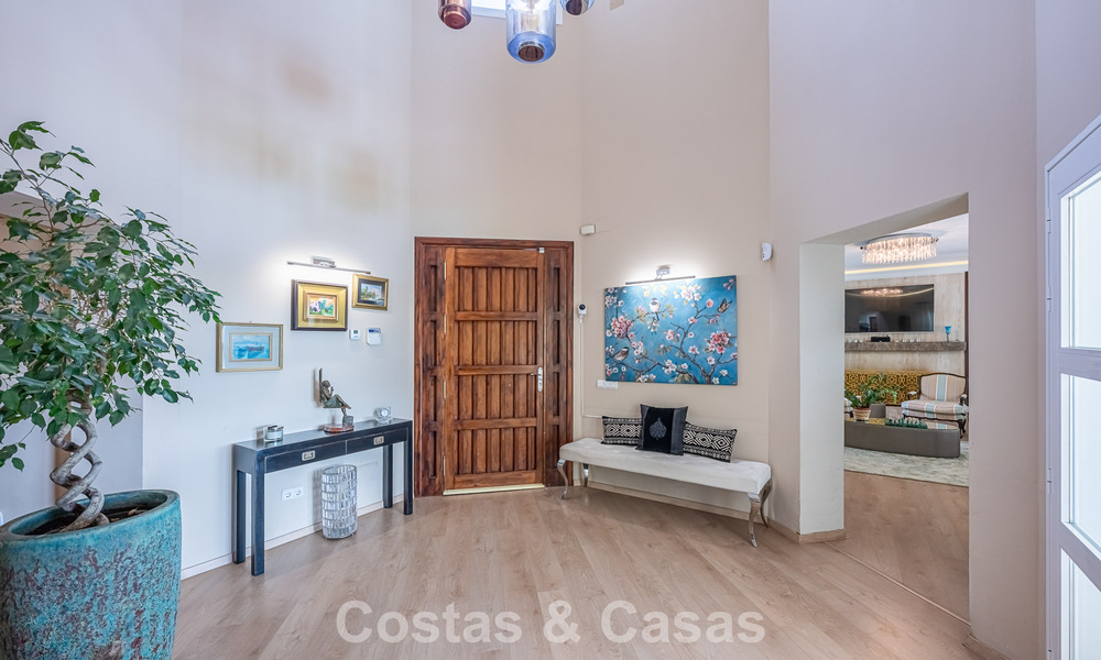 Villa de lujo mediterránea con vistas panorámicas en venta, ubicada en las verdes colinas de Marbella - Benahavís 789930