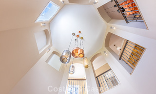 Villa de lujo mediterránea con vistas panorámicas en venta, ubicada en las verdes colinas de Marbella - Benahavís 789932 