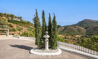Villa de lujo mediterránea con vistas panorámicas en venta, ubicada en las verdes colinas de Marbella - Benahavís 789938 