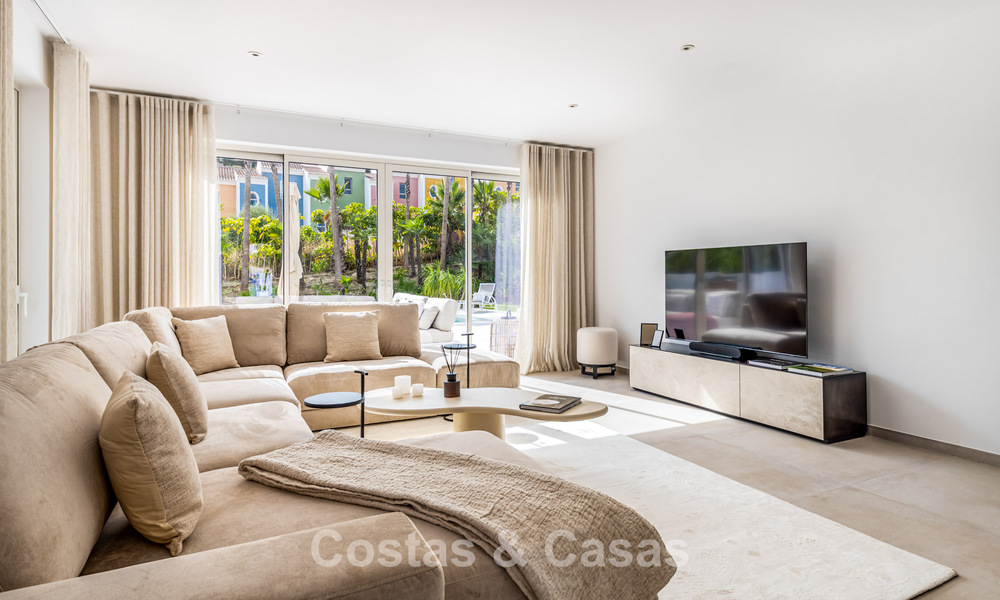 2 villas de lujo contemporáneas en venta, situadas una al lado de la otra a solo 400 m de la playa en Casares, Costa del Sol 788025