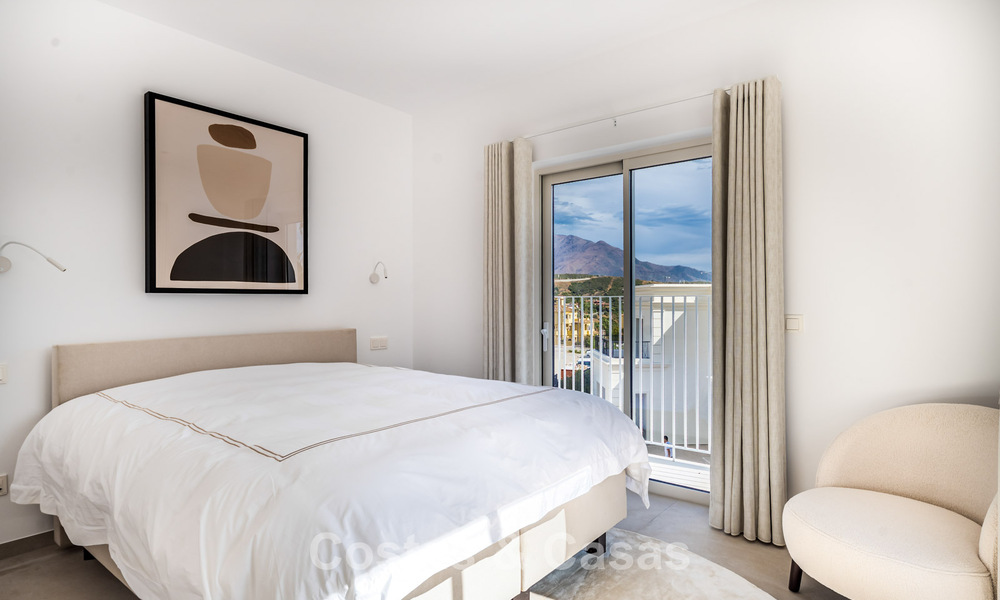 2 villas de lujo contemporáneas en venta, situadas una al lado de la otra a solo 400 m de la playa en Casares, Costa del Sol 788037