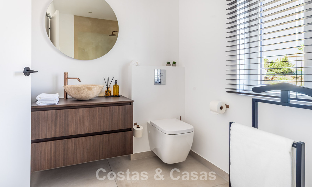 2 villas de lujo contemporáneas en venta, situadas una al lado de la otra a solo 400 m de la playa en Casares, Costa del Sol 788042