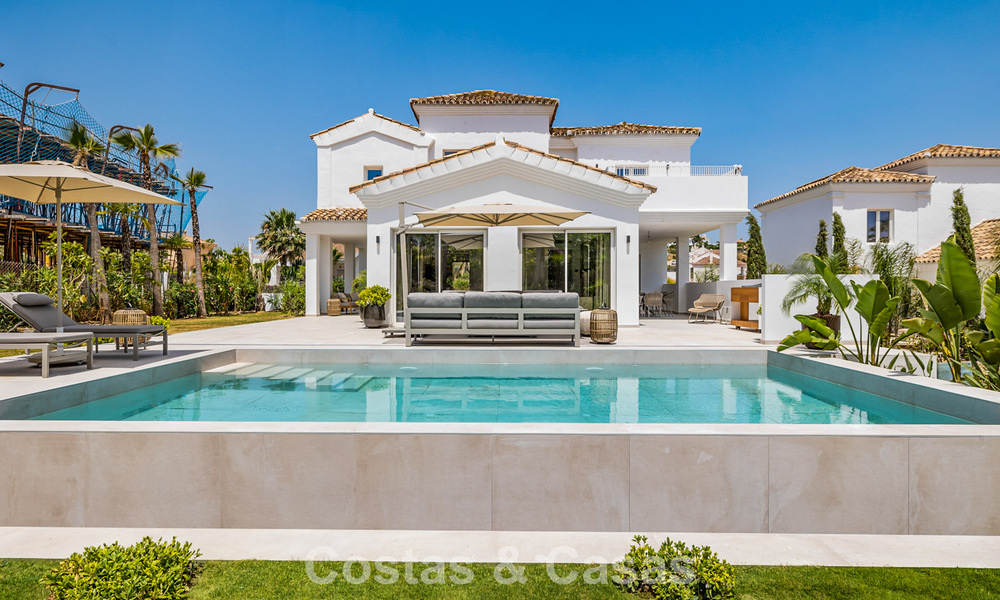 2 villas de lujo contemporáneas en venta, situadas una al lado de la otra a solo 400 m de la playa en Casares, Costa del Sol 788066