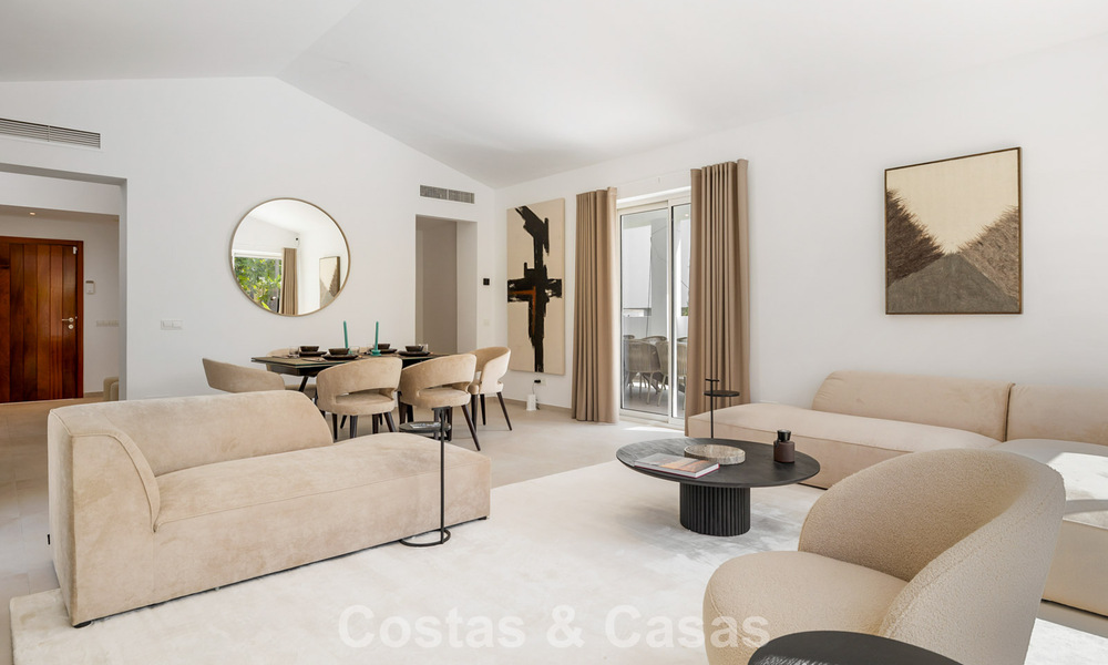 2 villas de lujo contemporáneas en venta, situadas una al lado de la otra a solo 400 m de la playa en Casares, Costa del Sol 788073