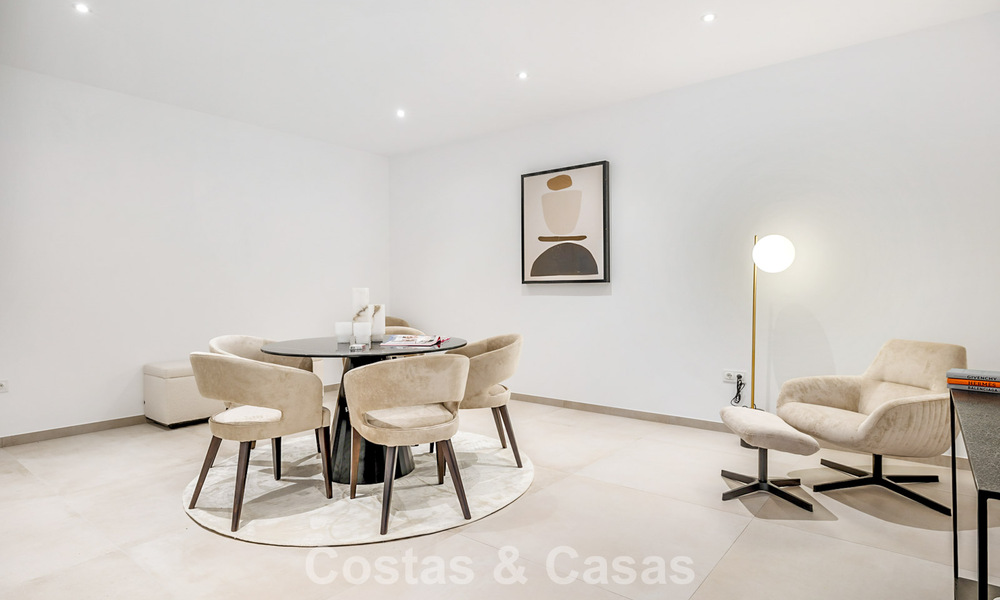 2 villas de lujo contemporáneas en venta, situadas una al lado de la otra a solo 400 m de la playa en Casares, Costa del Sol 788082