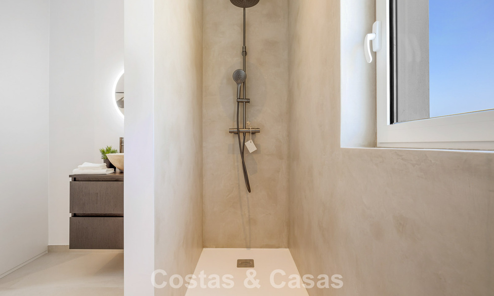 2 villas de lujo contemporáneas en venta, situadas una al lado de la otra a solo 400 m de la playa en Casares, Costa del Sol 788099