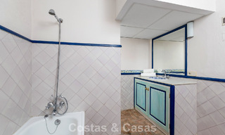 Majestuosa villa de lujo en venta, de estilo andaluz clásico, en una prestigiosa urbanización privada en Benahavís, Marbella 787988 