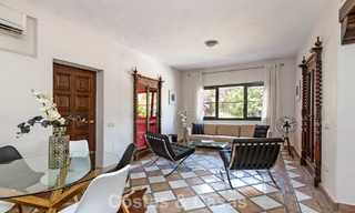 Majestuosa villa de lujo en venta, de estilo andaluz clásico, en una prestigiosa urbanización privada en Benahavís, Marbella 788011 