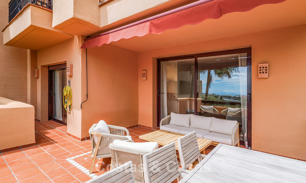 Apartamento amplio, listo para entrar a vivir con vistas al mar en venta en Benahavís - Marbella 787874