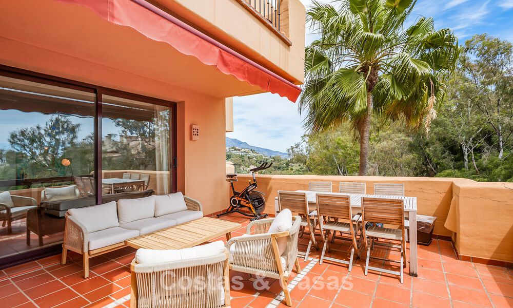 Apartamento amplio, listo para entrar a vivir con vistas al mar en venta en Benahavís - Marbella 787875