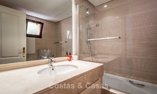 Apartamento amplio, listo para entrar a vivir con vistas al mar en venta en Benahavís - Marbella 787887 