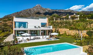 Villa de diseño de alta gama con vistas al mar en venta en la Milla de Oro de Marbella 788121 
