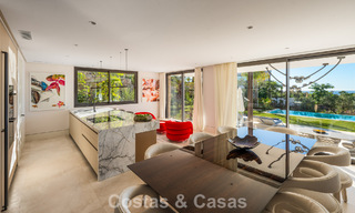 Villa de diseño de alta gama con vistas al mar en venta en la Milla de Oro de Marbella 788139 