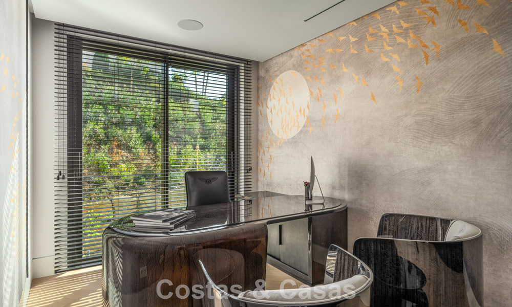 Villa de diseño de alta gama con vistas al mar en venta en la Milla de Oro de Marbella 788140