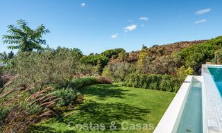 Villa de diseño de alta gama con vistas al mar en venta en la Milla de Oro de Marbella 788145 