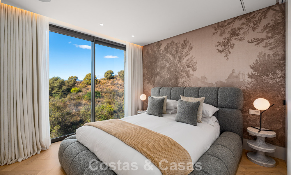 Villa de diseño de alta gama con vistas al mar en venta en la Milla de Oro de Marbella 788146