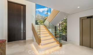 Villa de diseño de alta gama con vistas al mar en venta en la Milla de Oro de Marbella 788147 