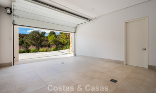 Villa de diseño de alta gama con vistas al mar en venta en la Milla de Oro de Marbella 788148 