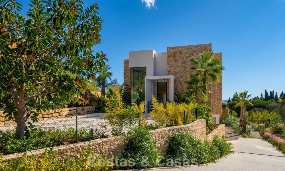 Villa de diseño de alta gama con vistas al mar en venta en la Milla de Oro de Marbella 788156