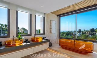 Villa de lujo modernista con vistas al mar en venta en la Milla de Oro de Marbella 788173 