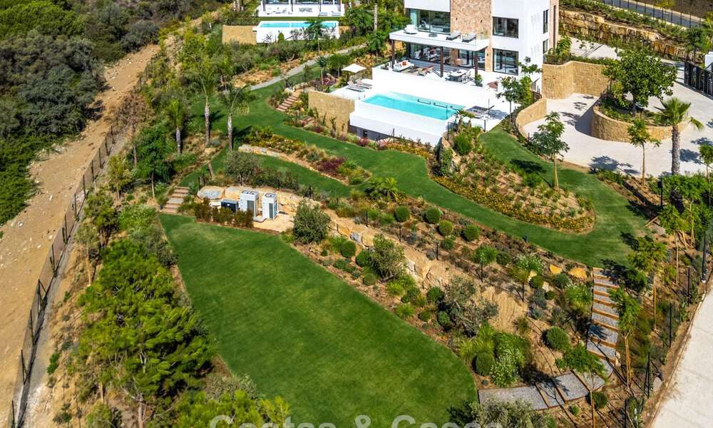 Villa de lujo modernista con vistas al mar en venta en la Milla de Oro de Marbella 788180