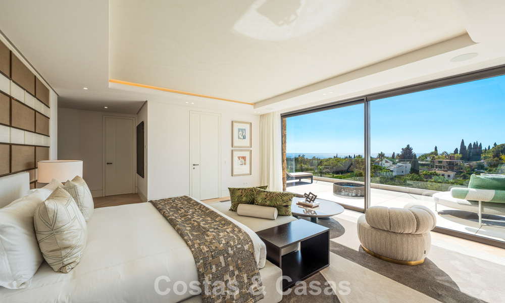 Villa de lujo modernista con vistas al mar en venta en la Milla de Oro de Marbella 788182