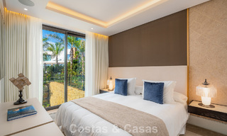 Villa de lujo modernista con vistas al mar en venta en la Milla de Oro de Marbella 788186 