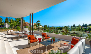 Villa de lujo modernista con vistas al mar en venta en la Milla de Oro de Marbella 788191 