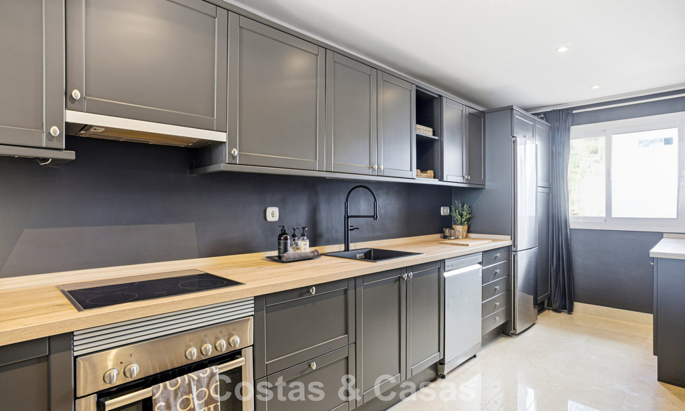 Apartamentos en venta en un complejo residencial cerrado en Nueva Andalucía, Marbella 788725