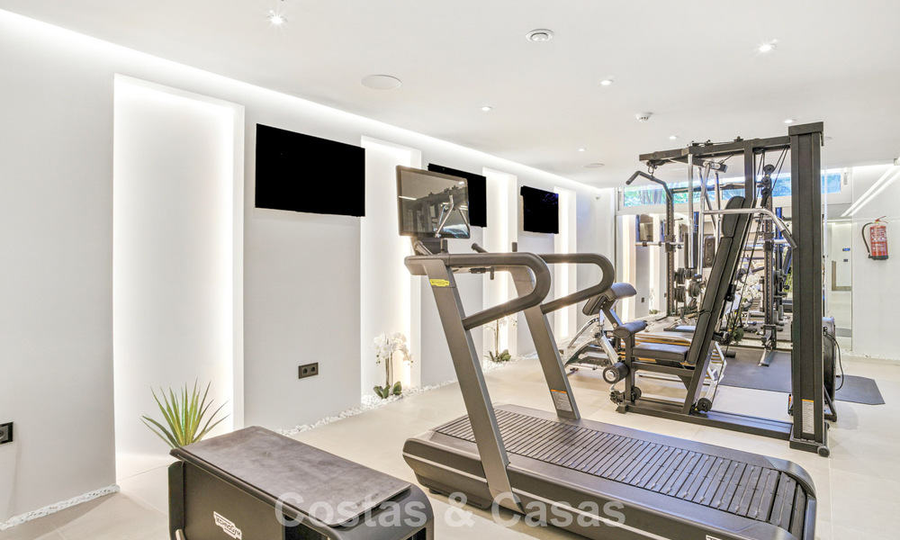 Magnífico palacio neoclásico en venta en la prestigiosa urbanización cerrada de Sierra Blanca, Marbella 788195