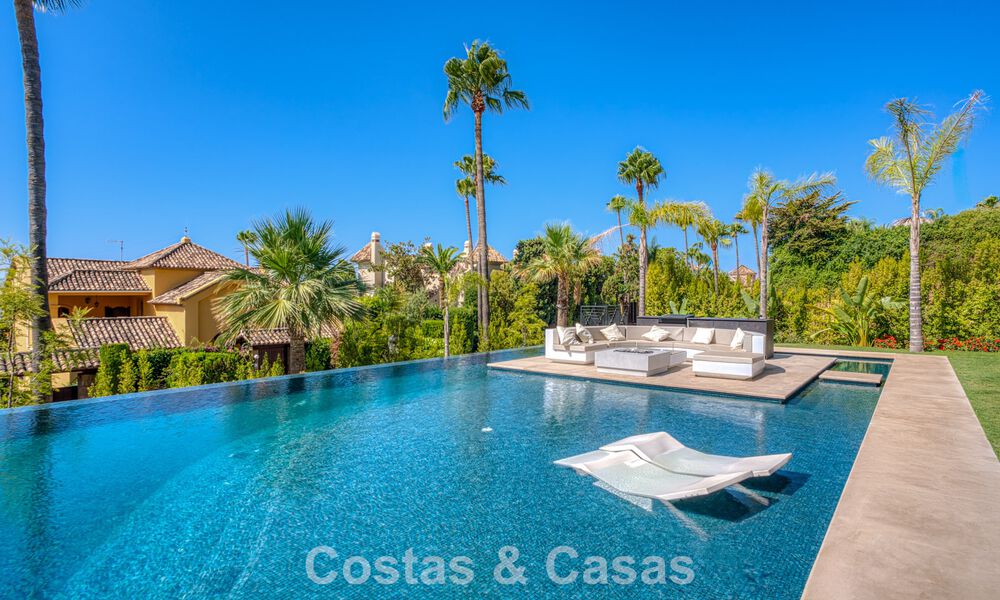 Magnífico palacio neoclásico en venta en la prestigiosa urbanización cerrada de Sierra Blanca, Marbella 788207