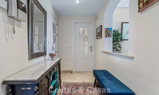 Apartamento esquinero listo para entrar a vivir en venta en un complejo de golf en las colinas de Marbella - Benahavís 788246 