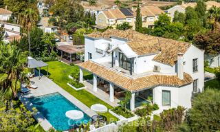 Impresionante villa de lujo con arquitectura andaluza atemporal en venta en la Nueva Milla de Oro, entre Marbella y Estepona 788326 
