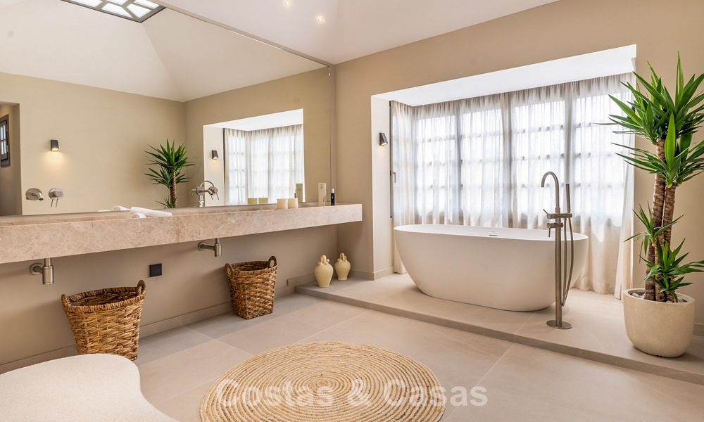 Impresionante villa de lujo con arquitectura andaluza atemporal en venta en la Nueva Milla de Oro, entre Marbella y Estepona 788353