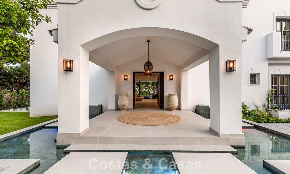 Impresionante villa de lujo con arquitectura andaluza atemporal en venta en la Nueva Milla de Oro, entre Marbella y Estepona 788365