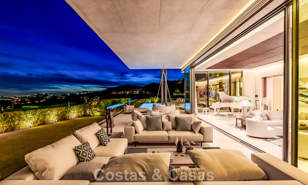 Villa de lujo de alta gama con vistas panorámicas al mar en venta dentro de un prestigioso resort, Benahavís - Marbella 788379