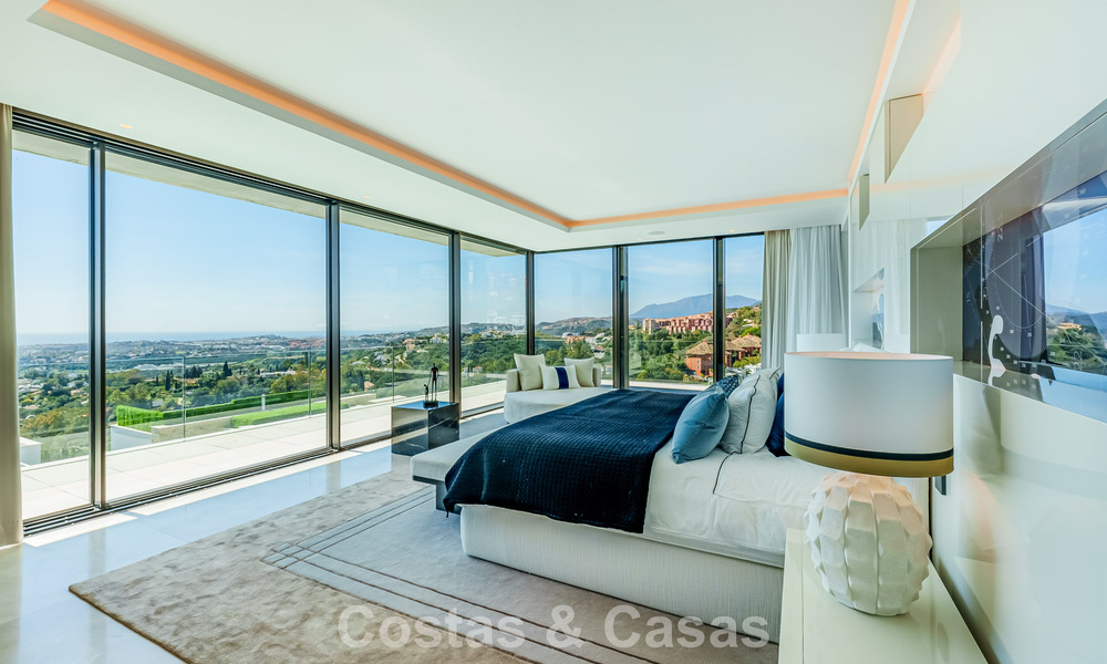 Villa de lujo de alta gama con vistas panorámicas al mar en venta dentro de un prestigioso resort, Benahavís - Marbella 788397