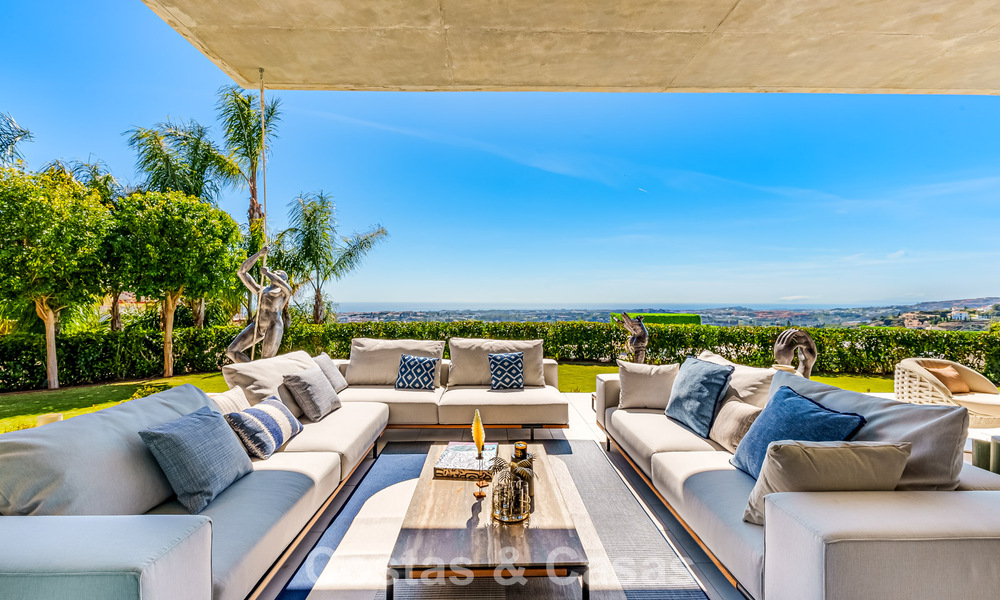Villa de lujo de alta gama con vistas panorámicas al mar en venta dentro de un prestigioso resort, Benahavís - Marbella 788408