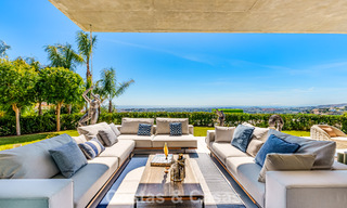 Villa de lujo de alta gama con vistas panorámicas al mar en venta dentro de un prestigioso resort, Benahavís - Marbella 788408 