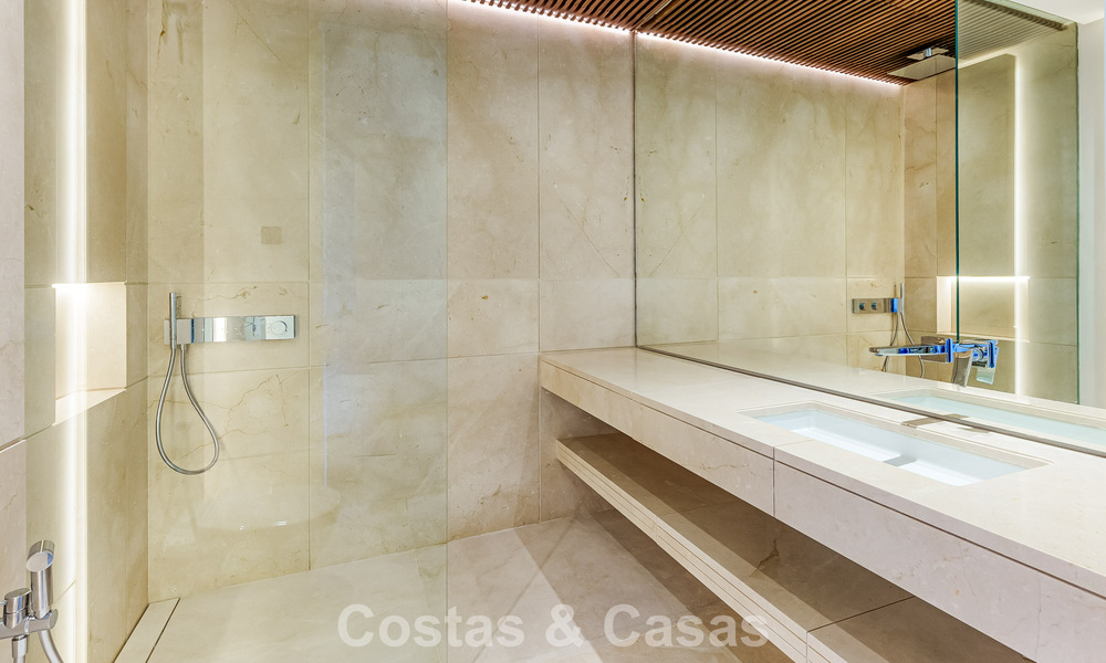 Villa de lujo de alta gama con vistas panorámicas al mar en venta dentro de un prestigioso resort, Benahavís - Marbella 788422