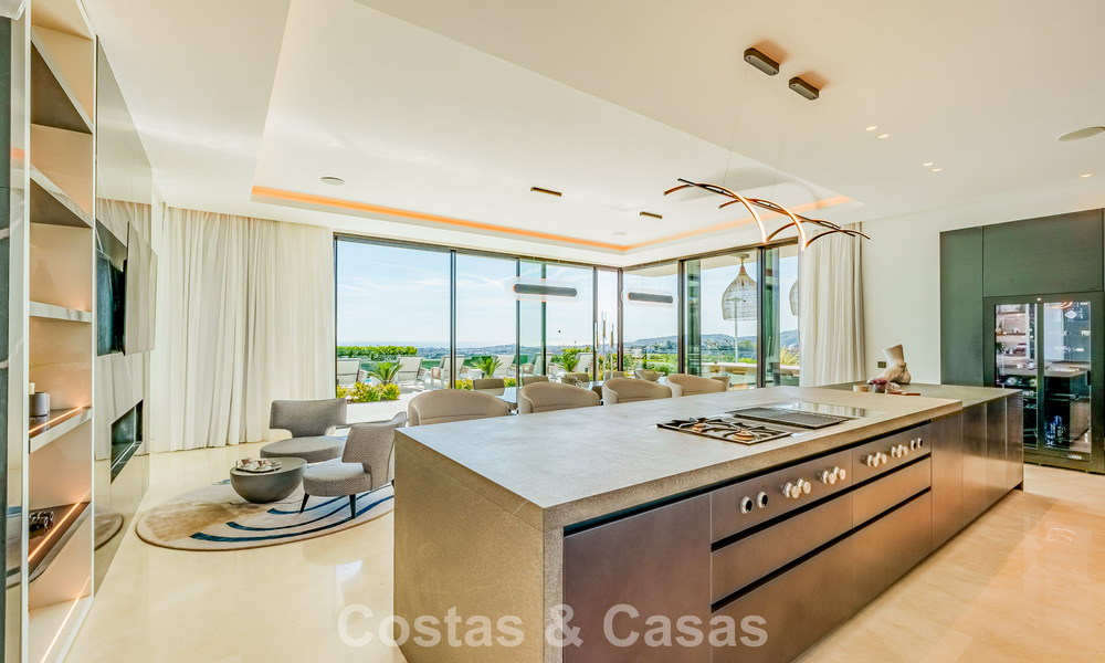 Villa de lujo de alta gama con vistas panorámicas al mar en venta dentro de un prestigioso resort, Benahavís - Marbella 788432