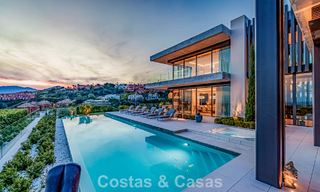 Villa de lujo de alta gama con vistas panorámicas al mar en venta dentro de un prestigioso resort, Benahavís - Marbella 788434 