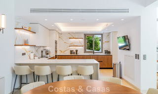 Villa de lujo elegantemente reformada en venta en una exclusiva urbanización de golf en Nueva Andalucía, Marbella 788441 