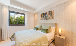 Villa de lujo elegantemente reformada en venta en una exclusiva urbanización de golf en Nueva Andalucía, Marbella 788444 