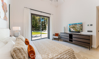Villa de lujo elegantemente reformada en venta en una exclusiva urbanización de golf en Nueva Andalucía, Marbella 788477 