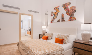 Villa de lujo elegantemente reformada en venta en una exclusiva urbanización de golf en Nueva Andalucía, Marbella 788481 