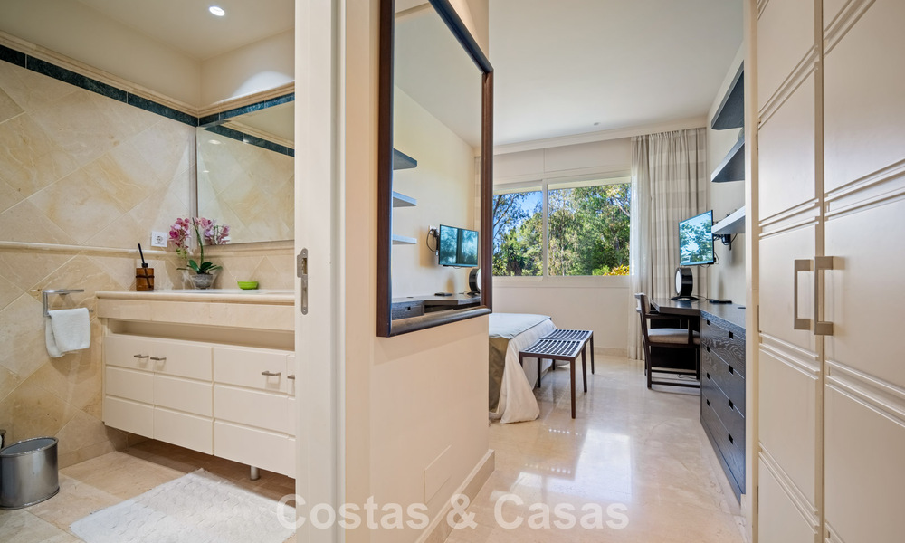 Apartamento doble, dúplex listo para entrar a vivir en la Milla de Oro de Marbella 788532